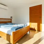 Nyaraló House - Private At Balaton Balatonakarattya